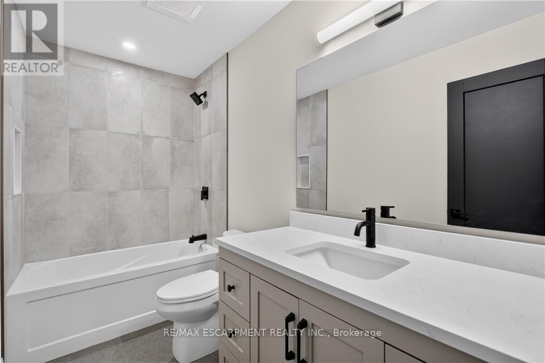 8905 Angie Drive, Niagara Falls, Ontario  L2H 3W8 - Photo 31 - X13828362
