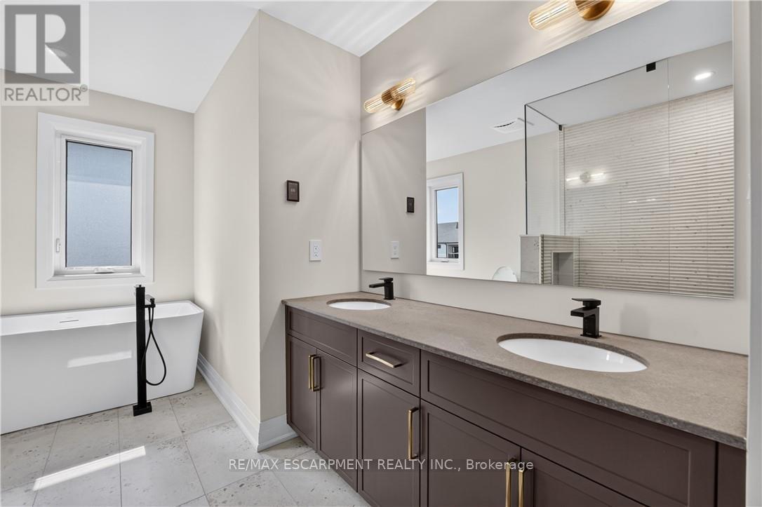 8905 Angie Drive, Niagara Falls, Ontario  L2H 3W8 - Photo 42 - X13828362
