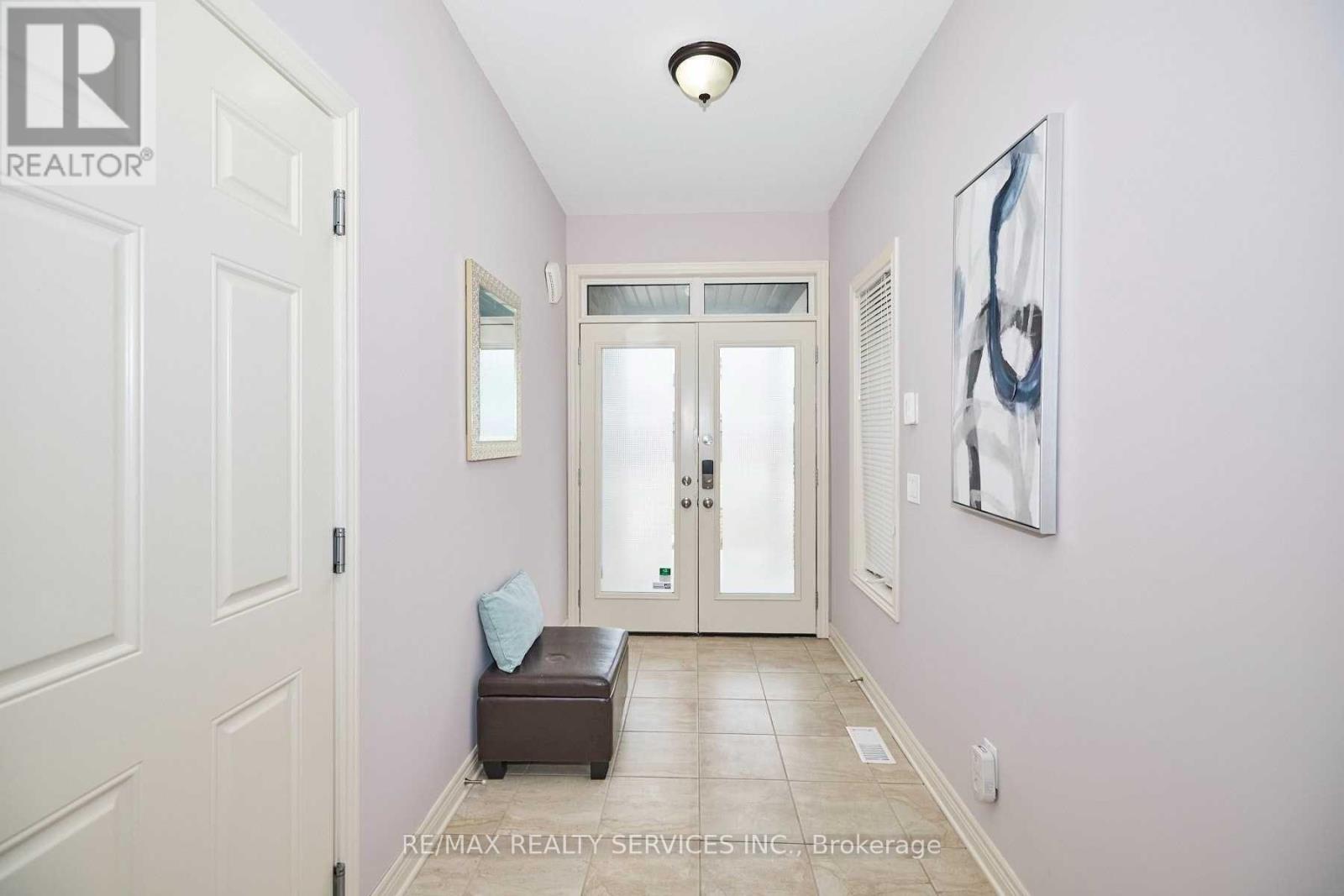 Upper - 6045 Ernest Crescent, Niagara Falls, Ontario  L2H 0H9 - Photo 2 - X13826762
