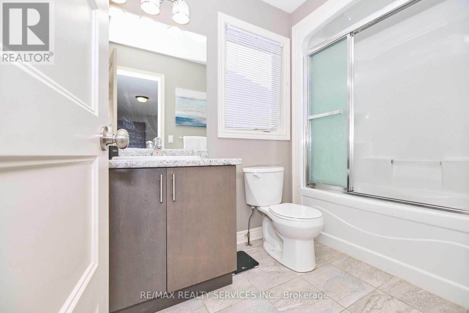 Upper - 6045 Ernest Crescent, Niagara Falls, Ontario  L2H 0H9 - Photo 15 - X13826762
