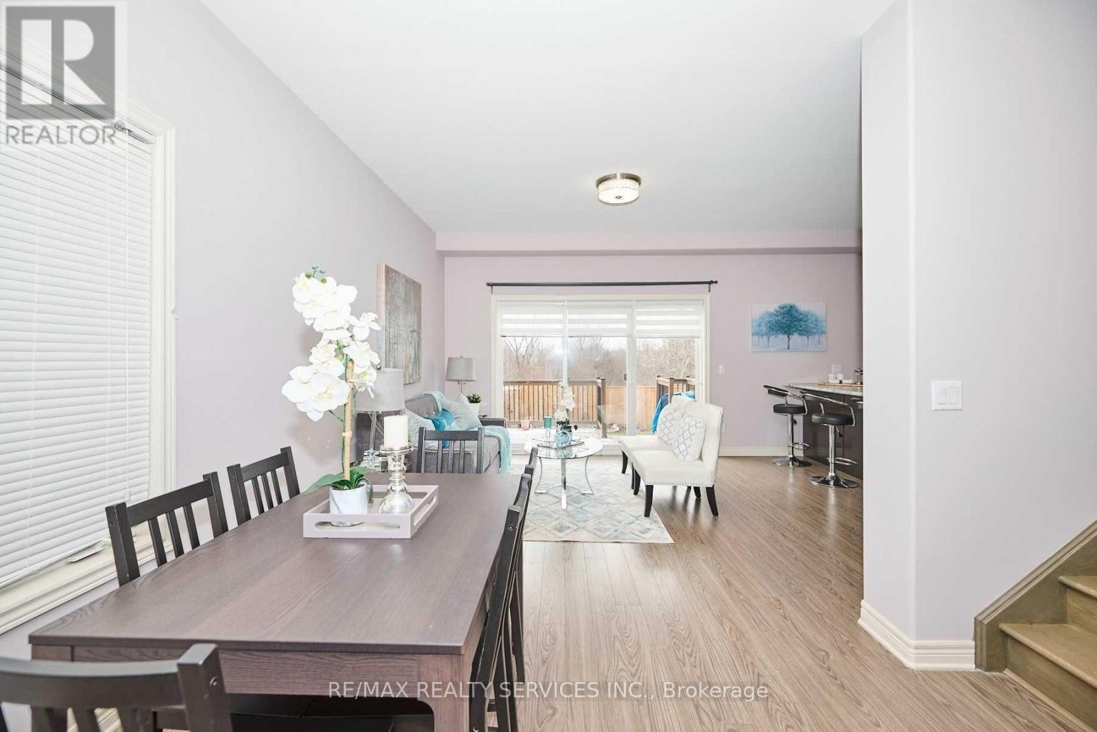 Upper - 6045 Ernest Crescent, Niagara Falls, Ontario  L2H 0H9 - Photo 3 - X13826762