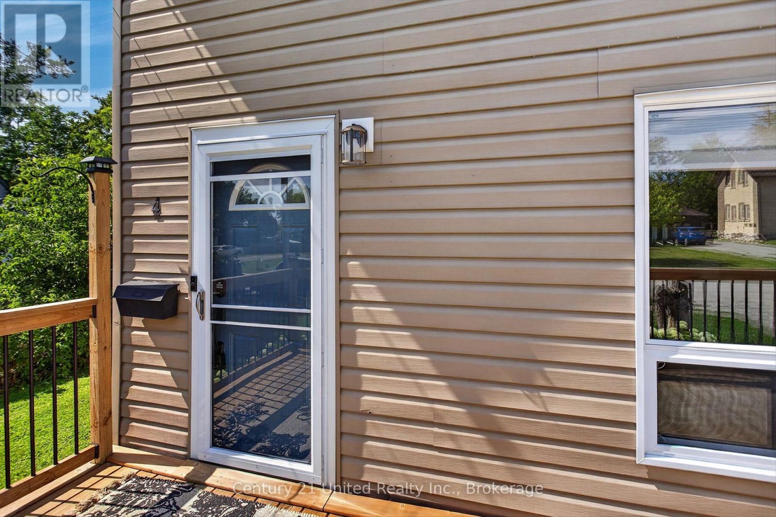 4 Bertie Street, Kawartha Lakes, Ontario  K9V 1J1 - Photo 4 - X13828450