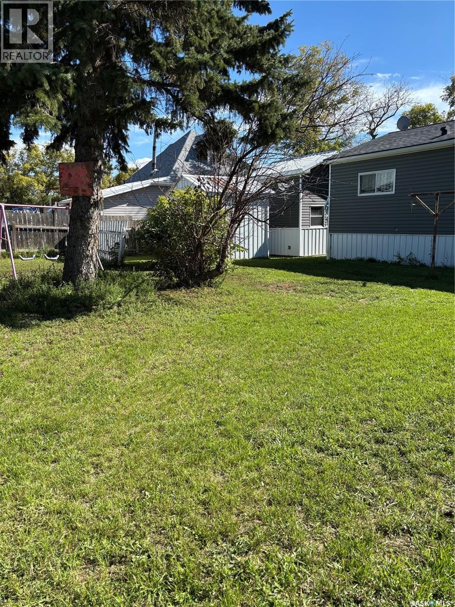406 Railway Avenue, Mortlach, Saskatchewan  S0H 3E0 - Photo 38 - SK049389