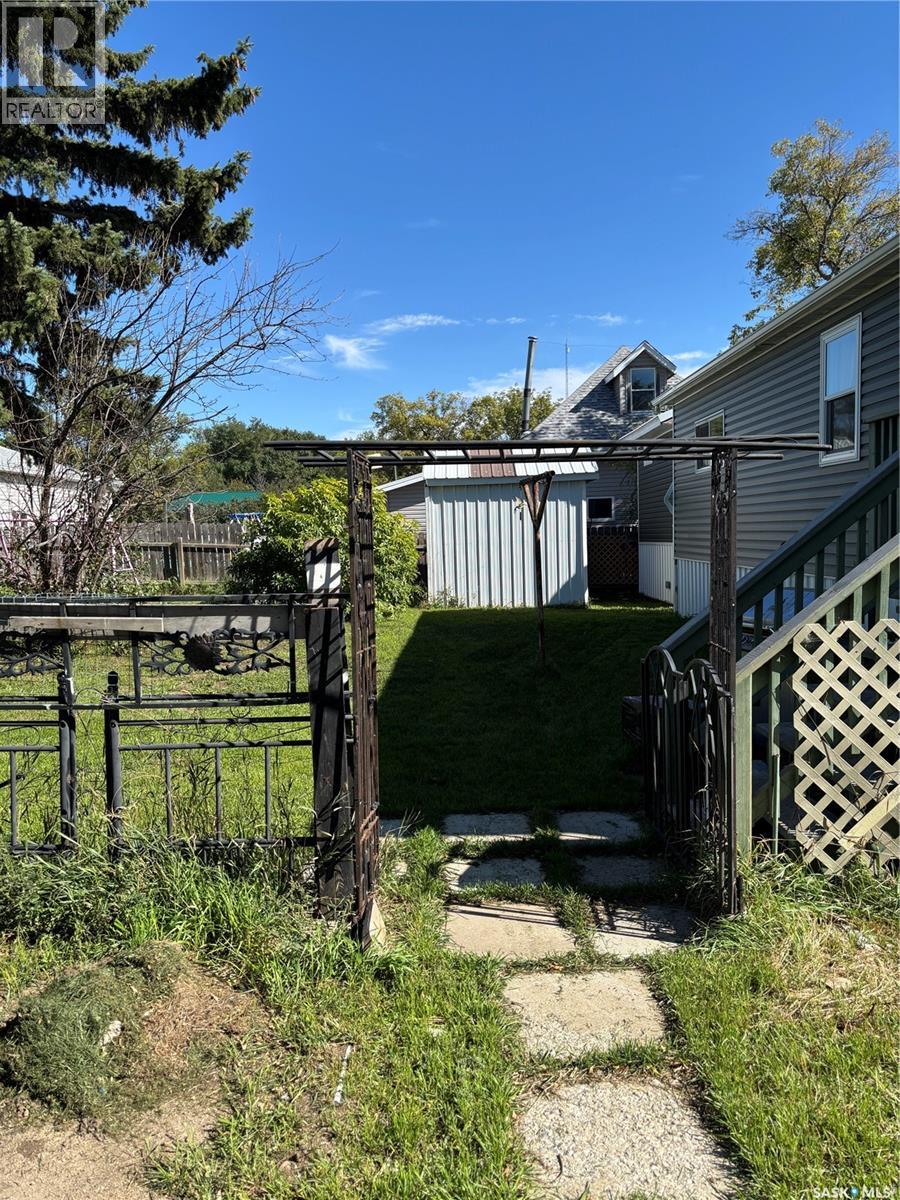 406 Railway Avenue, Mortlach, Saskatchewan  S0H 3E0 - Photo 42 - SK049389