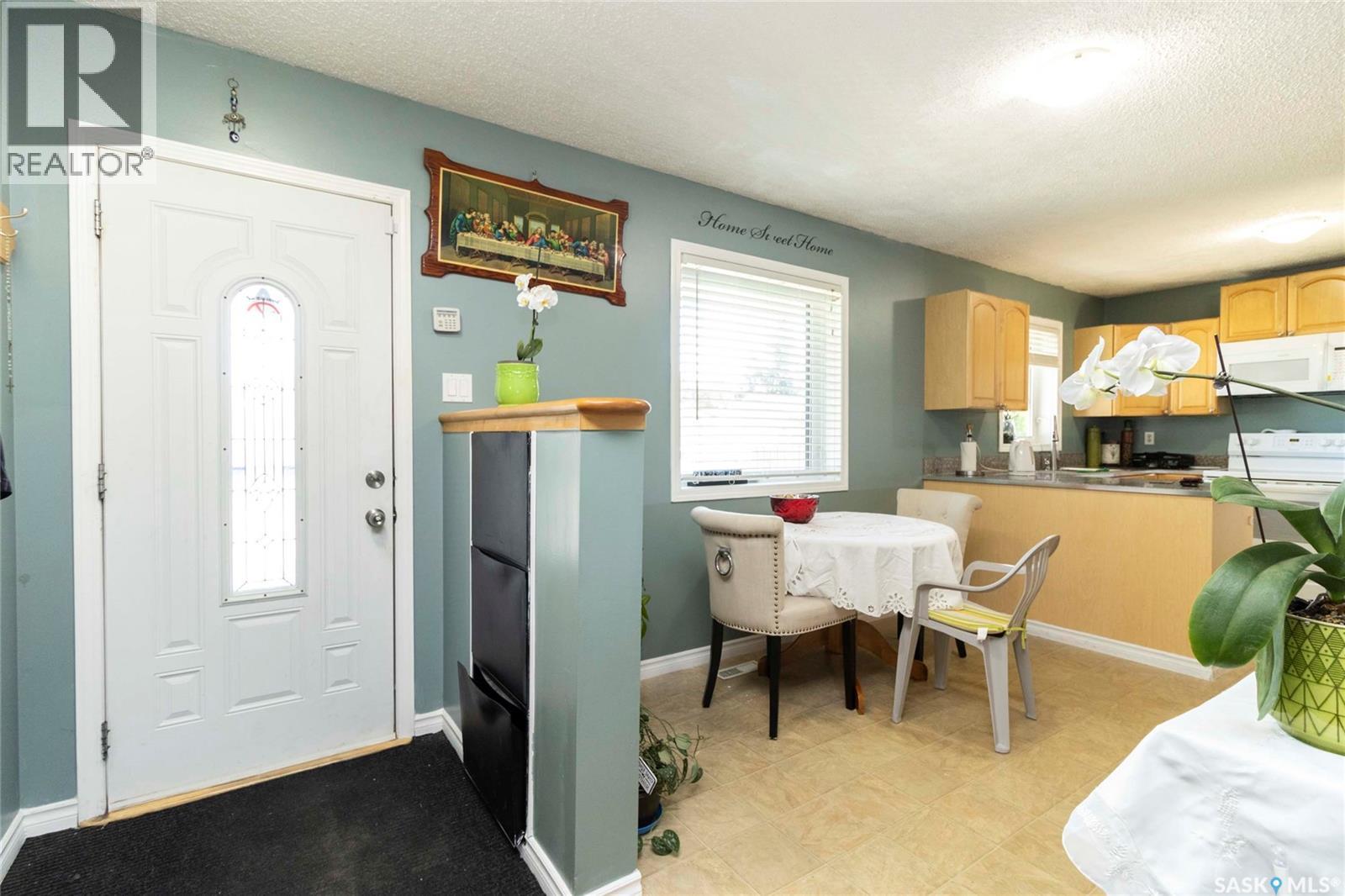 3501 33rd Street W, Saskatoon, Saskatchewan  S7L 4P6 - Photo 3 - SK049307