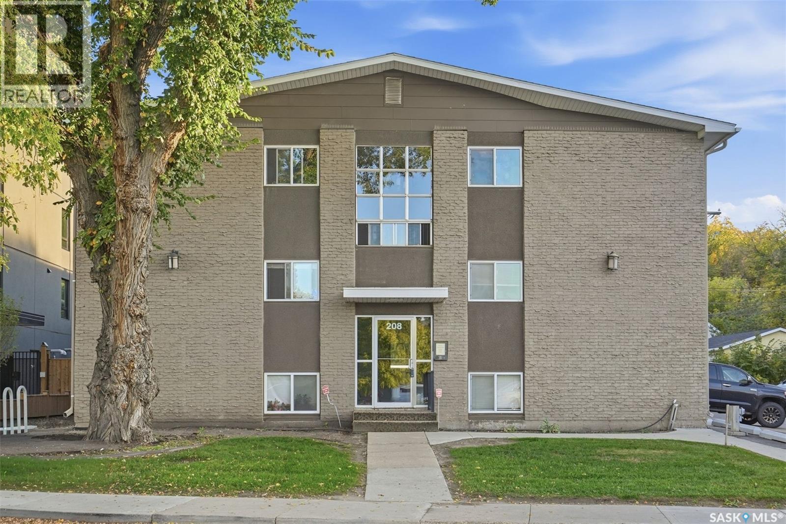 204 208 Saskatchewan CRESCENT E, saskatoon, Saskatchewan