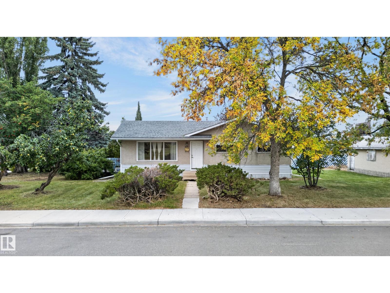 10508 60a Av Nw, Edmonton, Alberta  T6H 1K2 - Photo 1 - E4510399