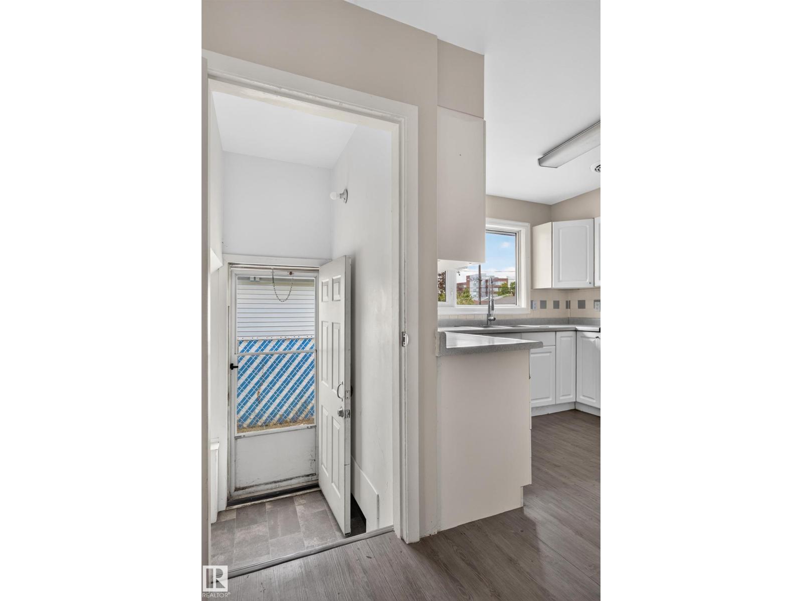 10508 60a Av Nw, Edmonton, Alberta  T6H 1K2 - Photo 13 - E4510399