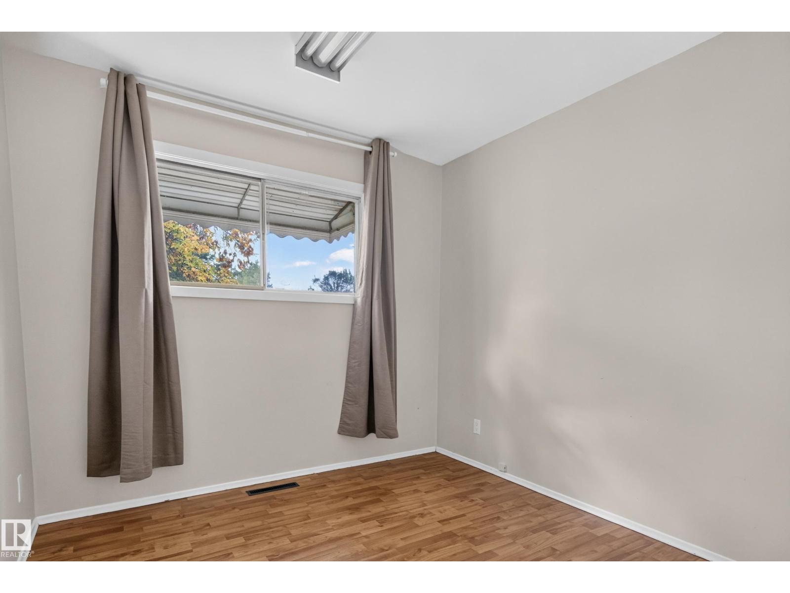 10508 60a Av Nw, Edmonton, Alberta  T6H 1K2 - Photo 18 - E4510399
