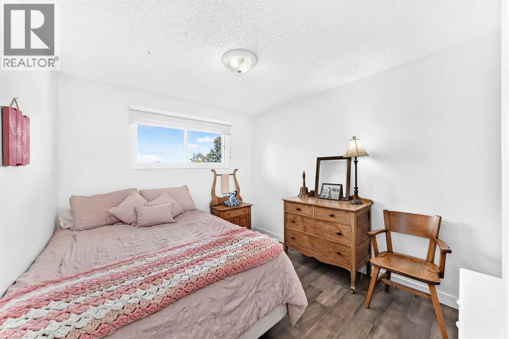 343 Berkshire Place Nw, Calgary, Alberta  T3K 1K8 - Photo 21 - A2344381