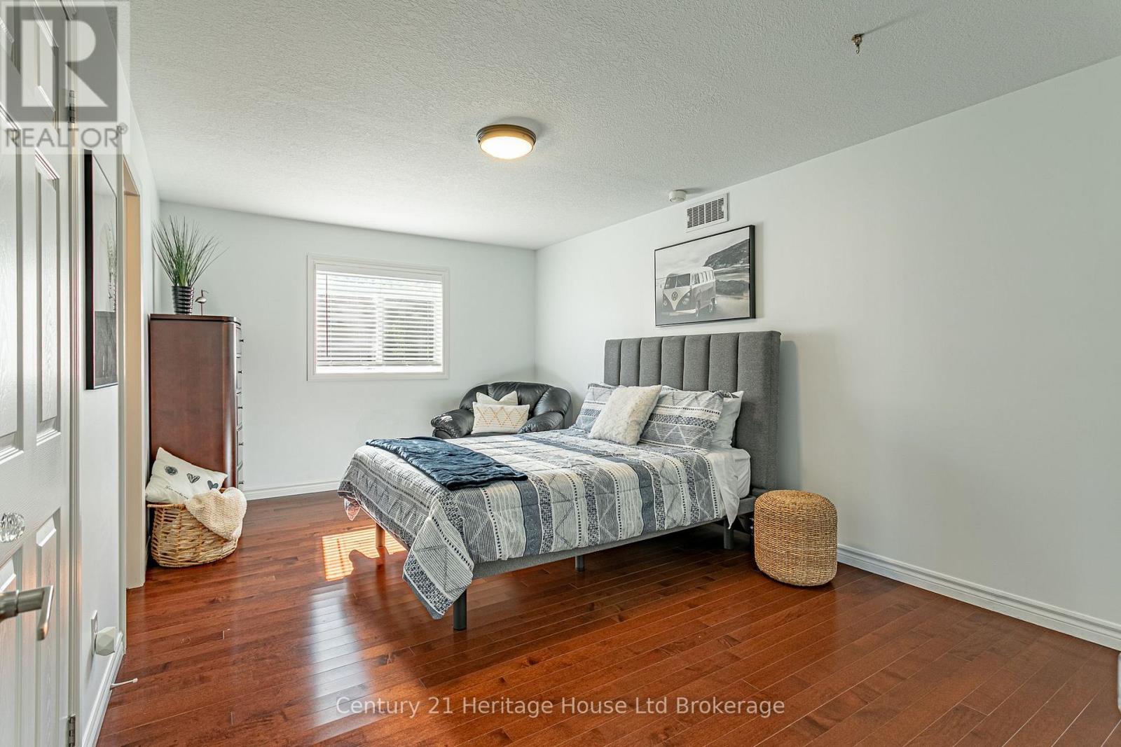 571 Tatham Boulevard, Woodstock, Ontario  N4T 0A7 - Photo 16 - X13828550