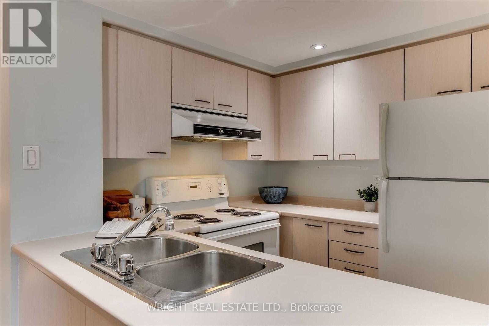 306 - 8 Oxford Street, Toronto, Ontario M5T 2N9 - Photo 13 - C13827038