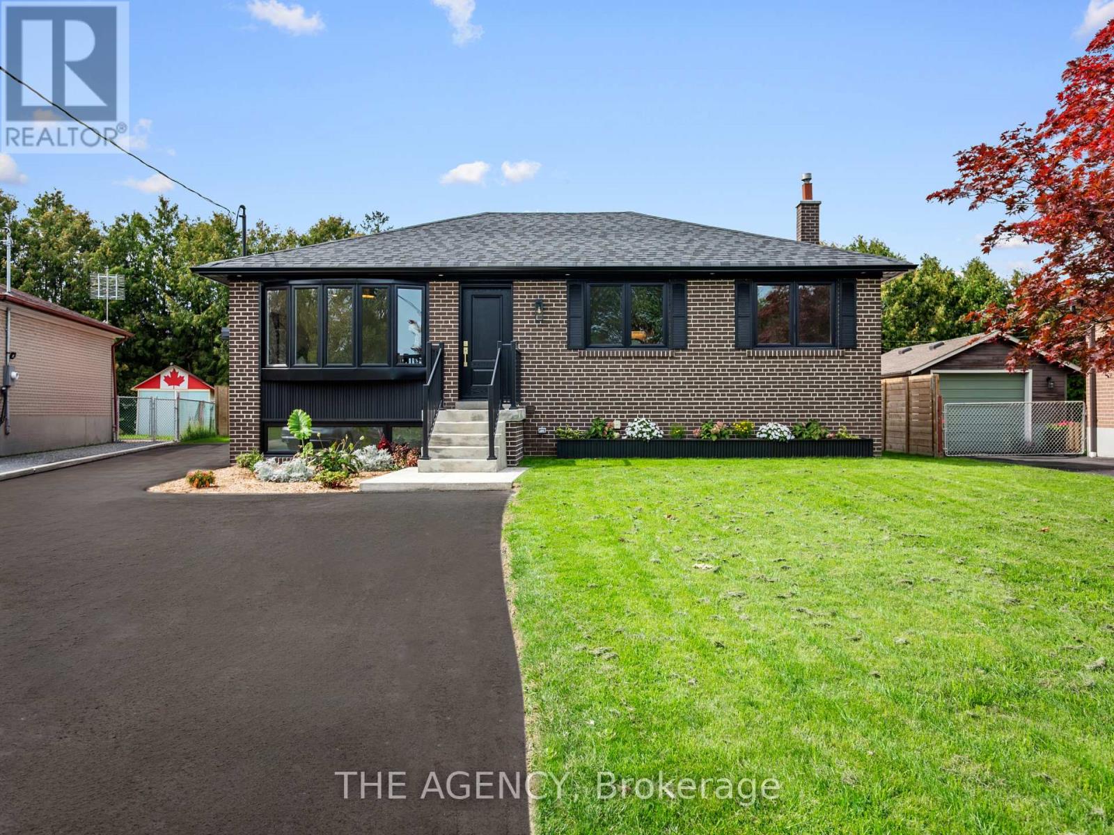 26 Webster Drive, Aurora, Ontario  L4G 2A5 - Photo 2 - N13828114