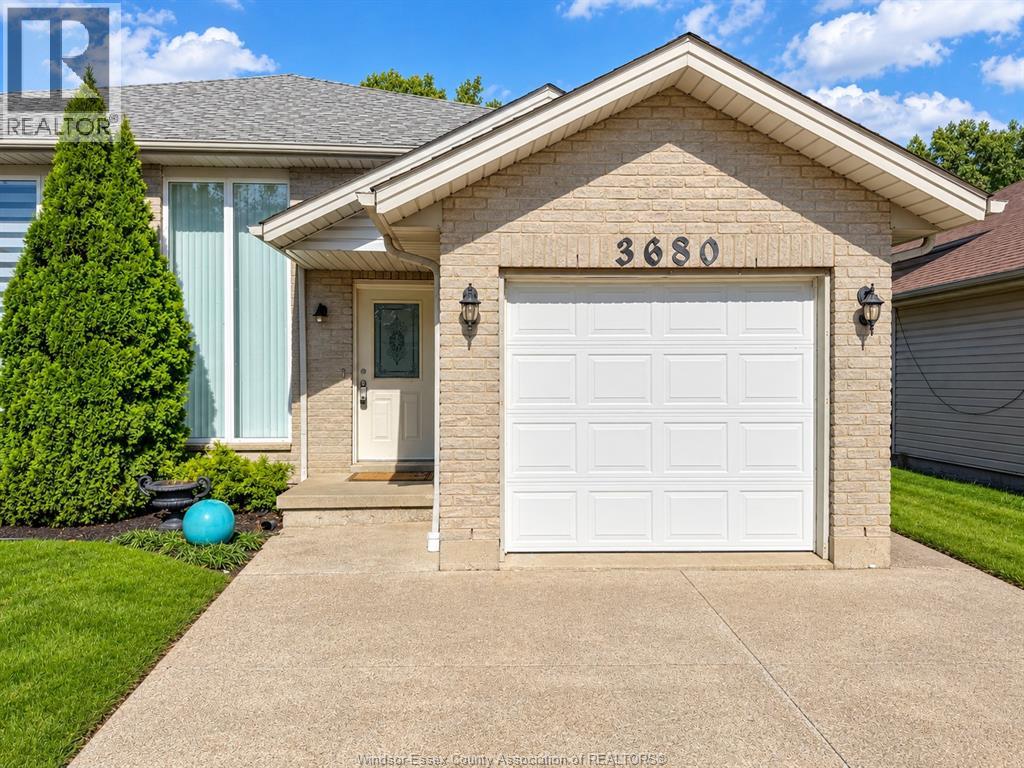 3680 Holburn, Windsor, Ontario  N9E 4T3 - Photo 1 - 26023623