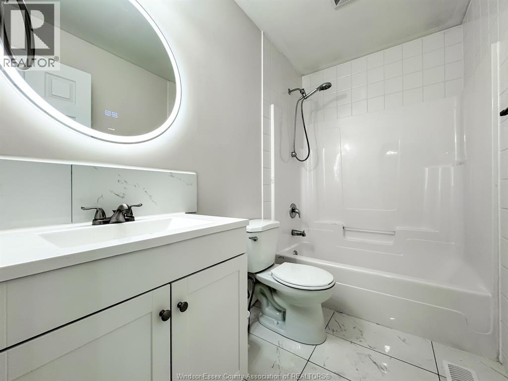 3680 Holburn, Windsor, Ontario  N9E 4T3 - Photo 5 - 26023623