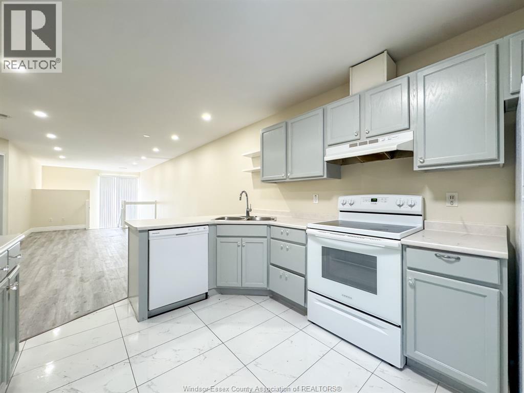 3680 Holburn, Windsor, Ontario  N9E 4T3 - Photo 8 - 26023623