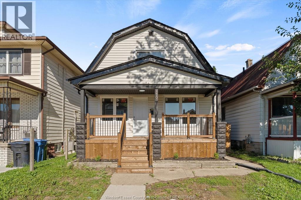 MLS# 26023617: 930 Elsmere Ave, Windsor, Canada