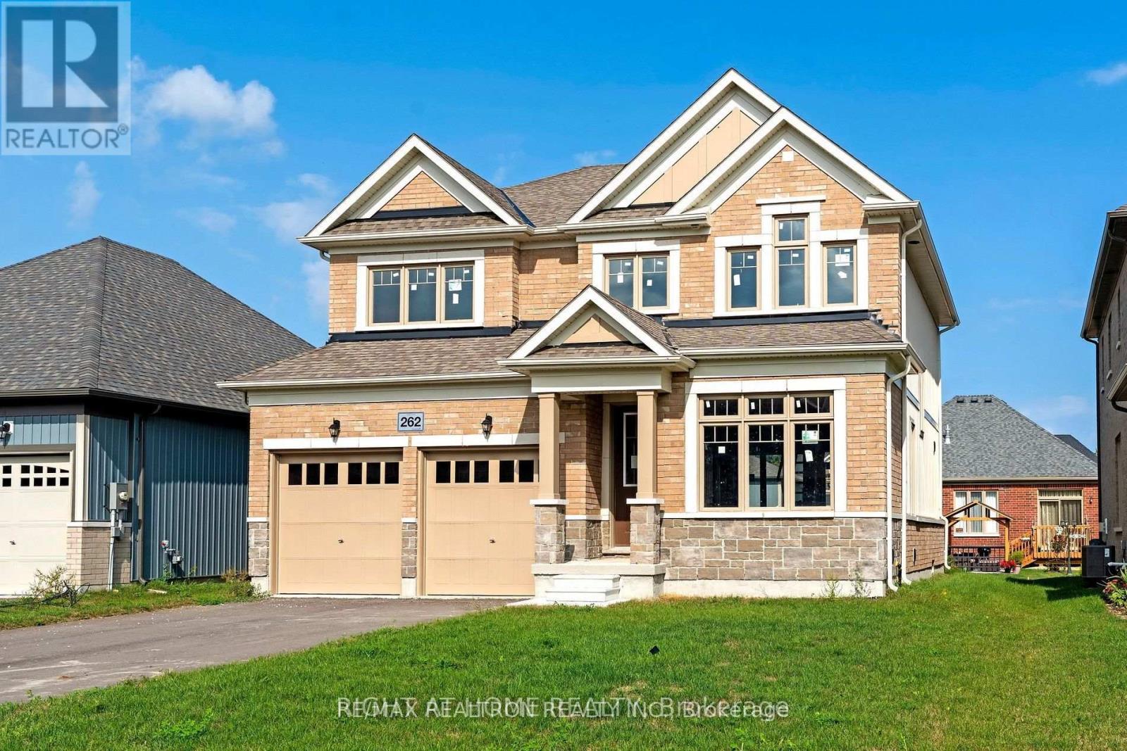 262 Duncan Street, Clearview, Ontario  L0M 1S0 - Photo 3 - S13136154