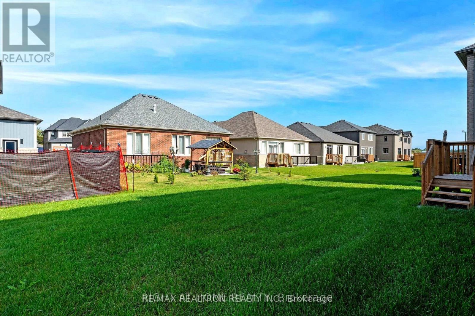 262 Duncan Street, Clearview, Ontario  L0M 1S0 - Photo 4 - S13136154