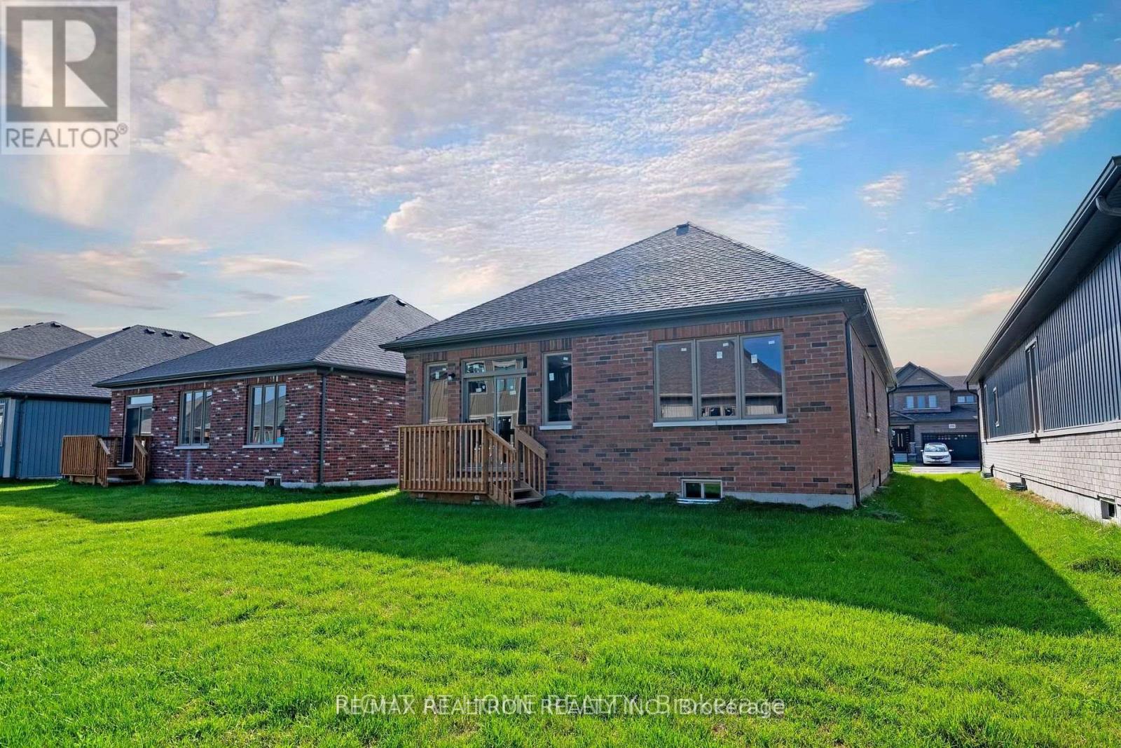 256 Duncan Street, Clearview, Ontario  L0M 1S0 - Photo 9 - S13176478