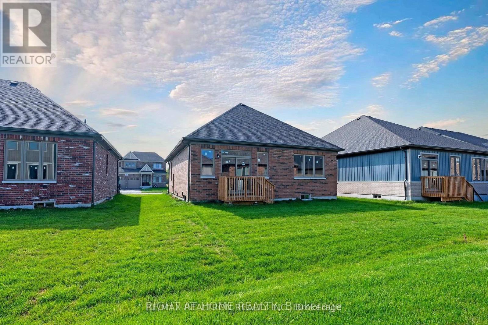 256 Duncan Street, Clearview, Ontario  L0M 1S0 - Photo 14 - S13176478