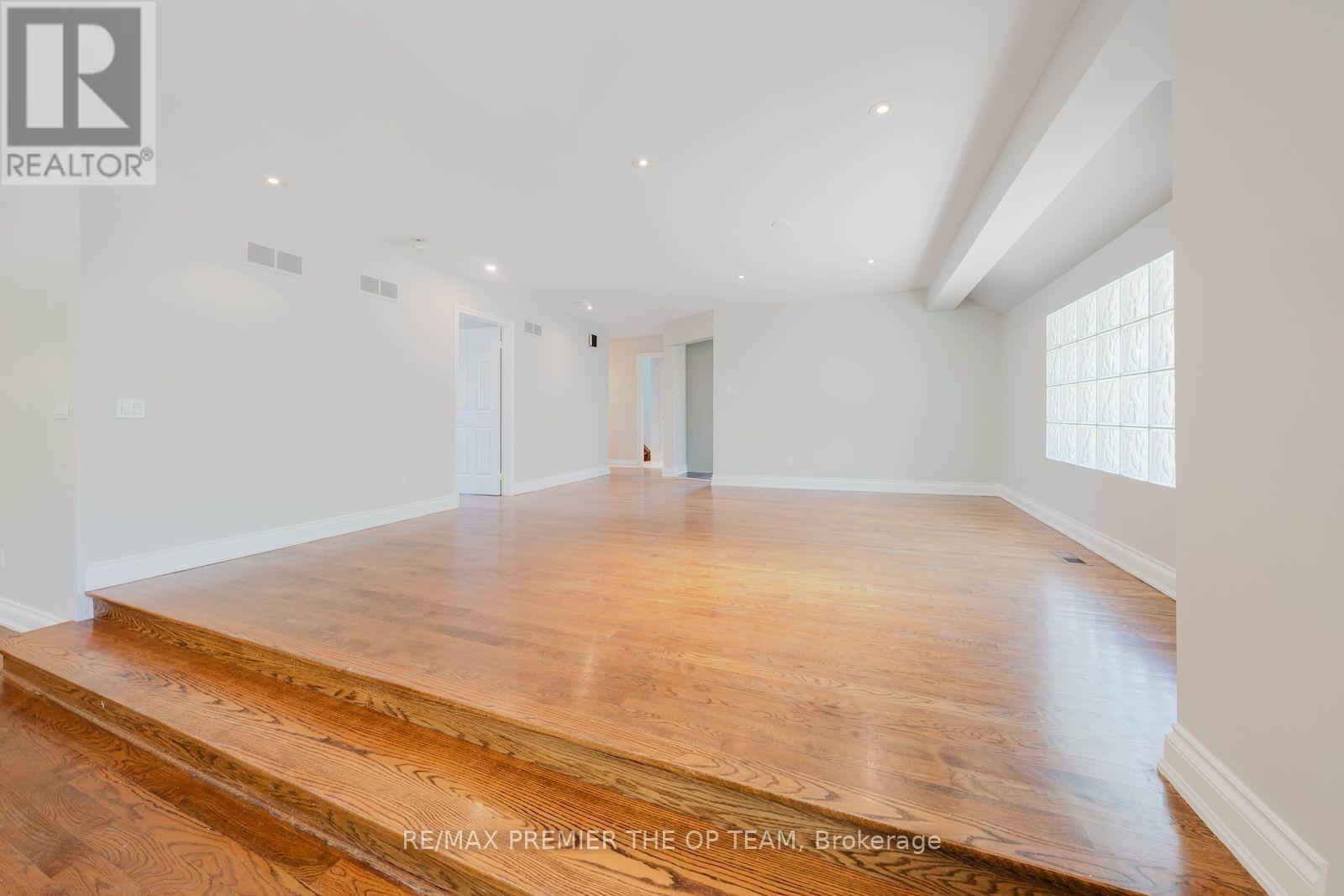 Upper - 7930 Kipling Avenue, Vaughan, Ontario L4L 1Z5 - Photo 4 - N13826320