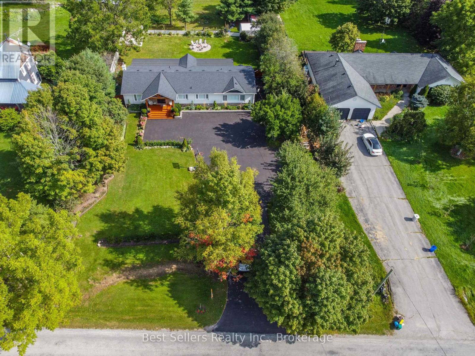 7407 Milburough Line E, Milton, Ontario  L0P 1B0 - Photo 4 - W13827076