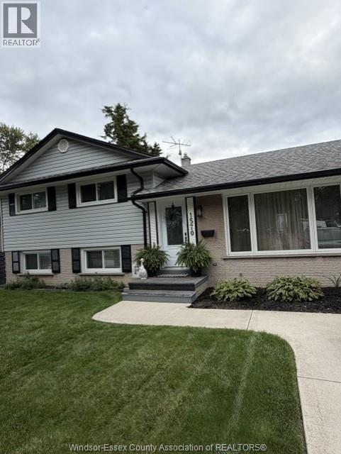 1570 Stratford Court, Windsor, Ontario  N9G 1W2 - Photo 2 - 26022661