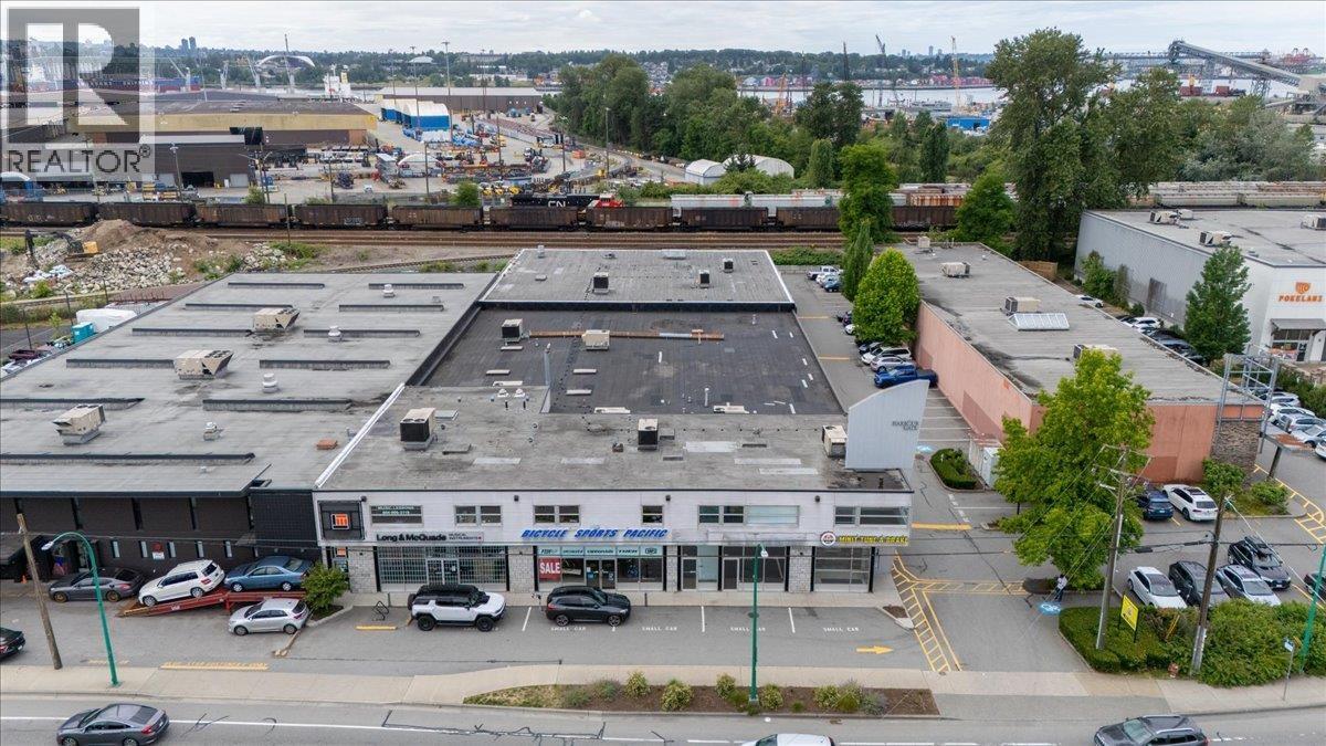1359 Main Street, North Vancouver, British Columbia  V7J 1C5 - Photo 3 - C8082326