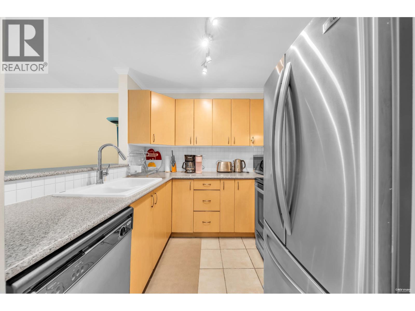 210 175 E 10th Street, North Vancouver, British Columbia  V7L 4W1 - Photo 10 - R3148179