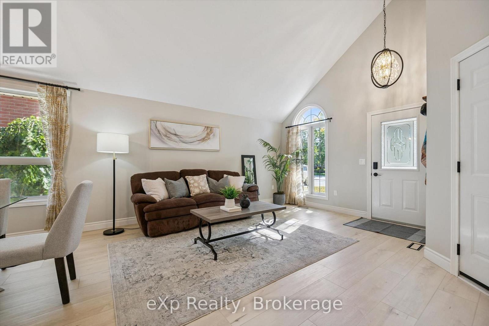 148 Clairfields Drive W, Guelph, Ontario  N1G 5A3 - Photo 5 - X13828440