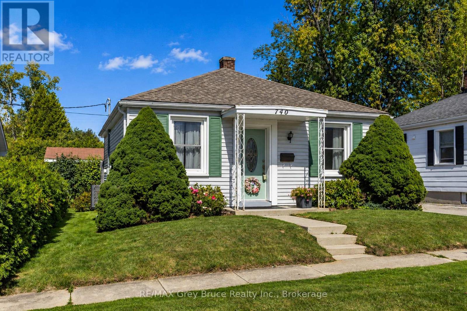 740 5th Street E, Owen Sound, Ontario  N4K 1E5 - Photo 1 - X13828476