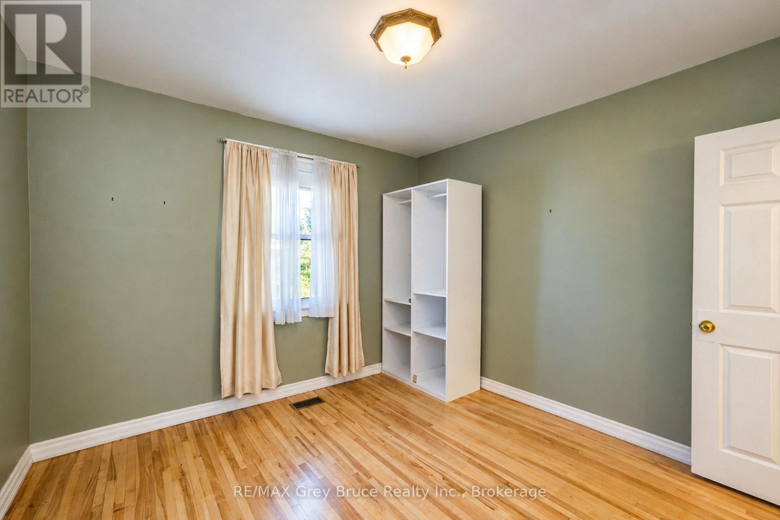 740 5th Street E, Owen Sound, Ontario  N4K 1E5 - Photo 17 - X13828476