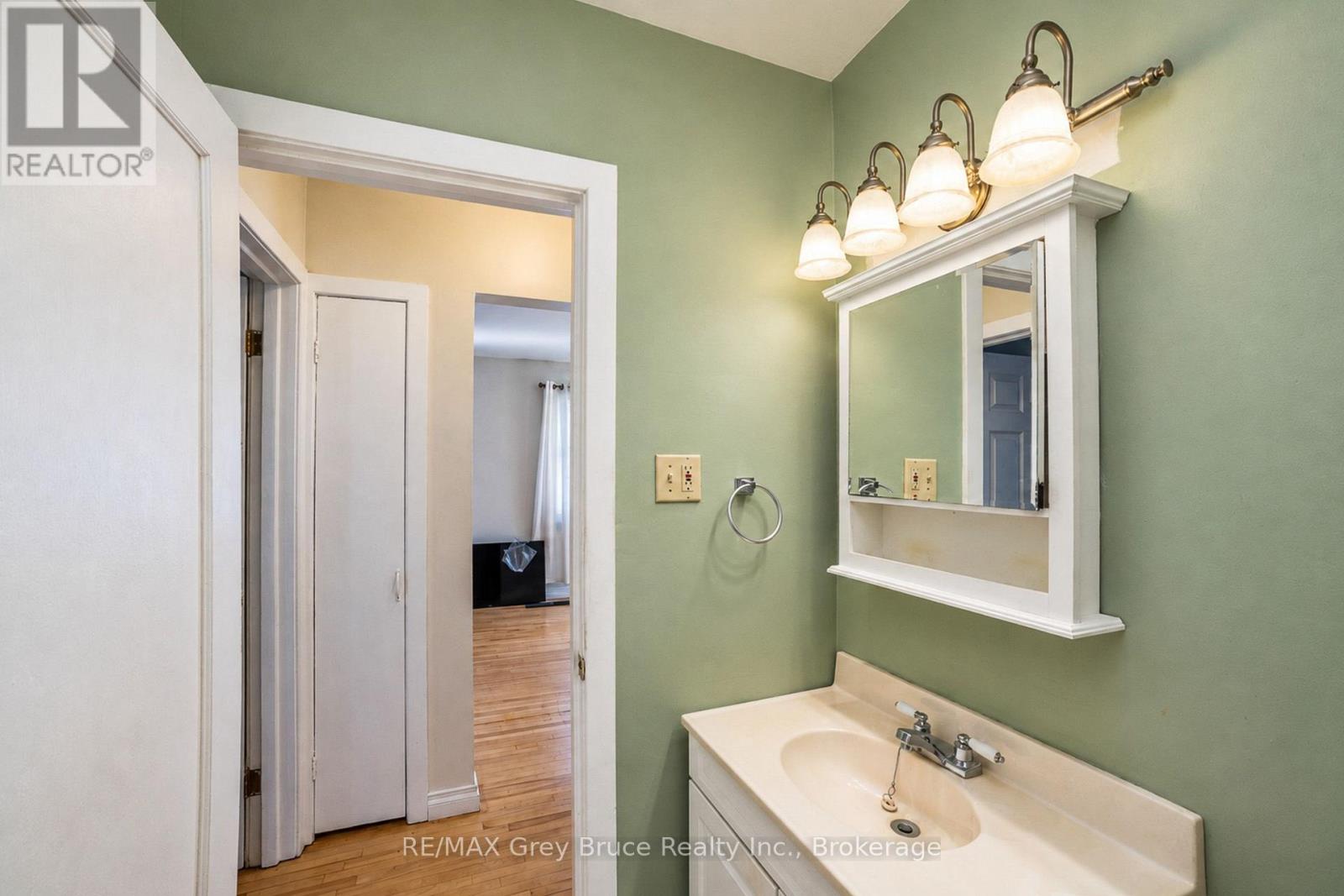 740 5th Street E, Owen Sound, Ontario  N4K 1E5 - Photo 18 - X13828476