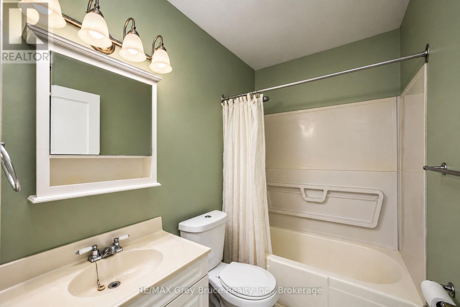 740 5th Street E, Owen Sound, Ontario  N4K 1E5 - Photo 19 - X13828476