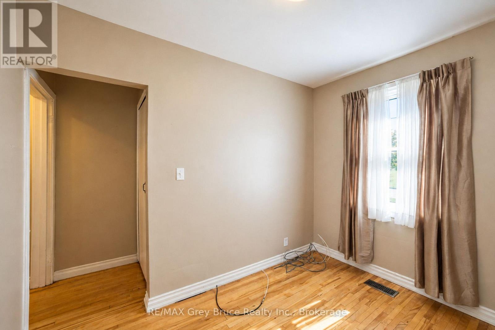 740 5th Street E, Owen Sound, Ontario  N4K 1E5 - Photo 20 - X13828476
