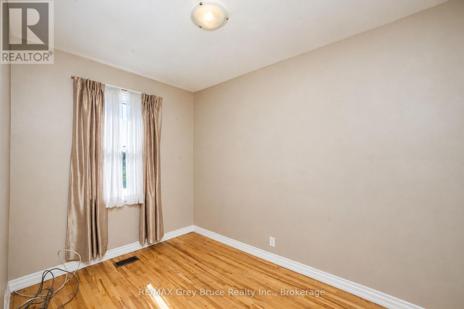 740 5th Street E, Owen Sound, Ontario  N4K 1E5 - Photo 21 - X13828476