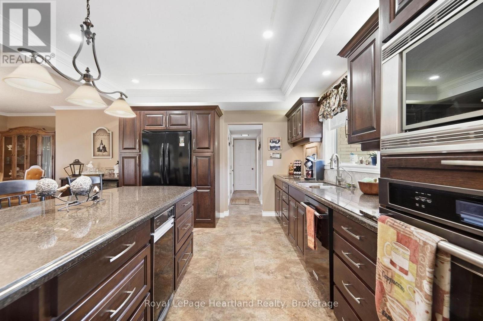 283 Albert Street, Central Huron, Ontario  N0M 1L0 - Photo 12 - X13828514