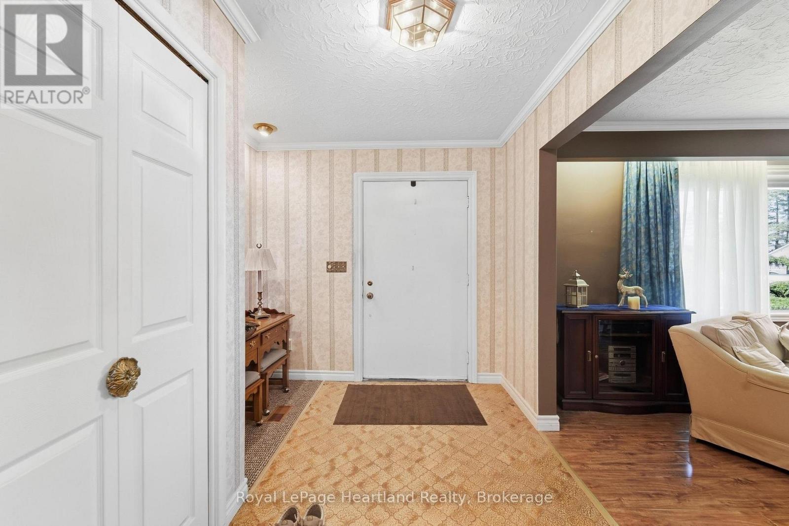 283 Albert Street, Central Huron, Ontario  N0M 1L0 - Photo 4 - X13828514