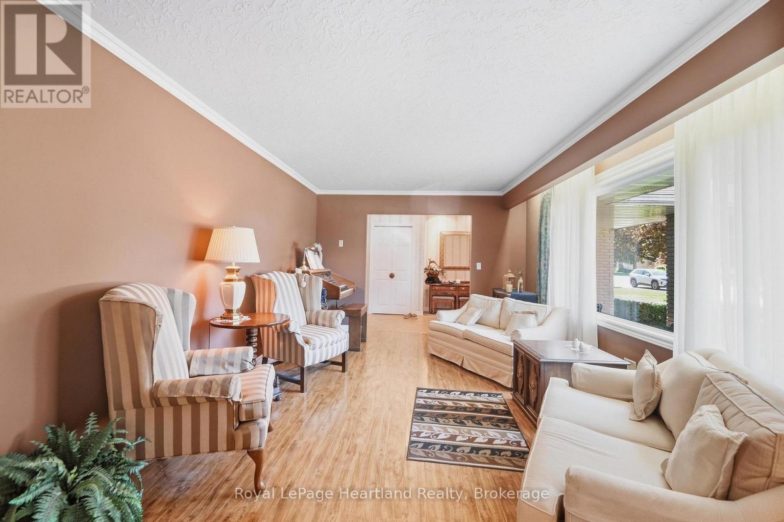 283 Albert Street, Central Huron, Ontario  N0M 1L0 - Photo 7 - X13828514