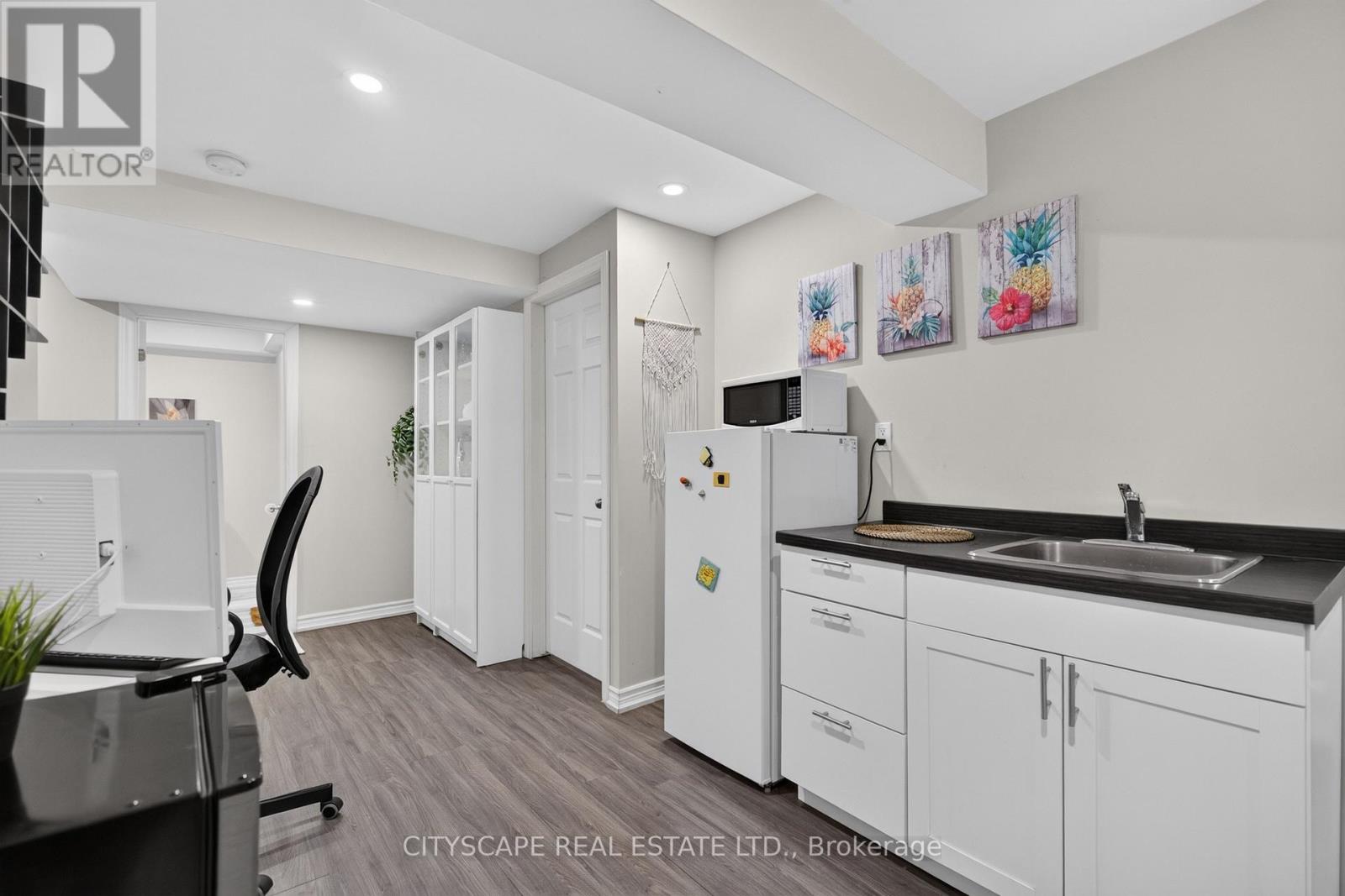 366 Montreal Circle, Hamilton, Ontario  L8E 0C7 - Photo 34 - X13828102