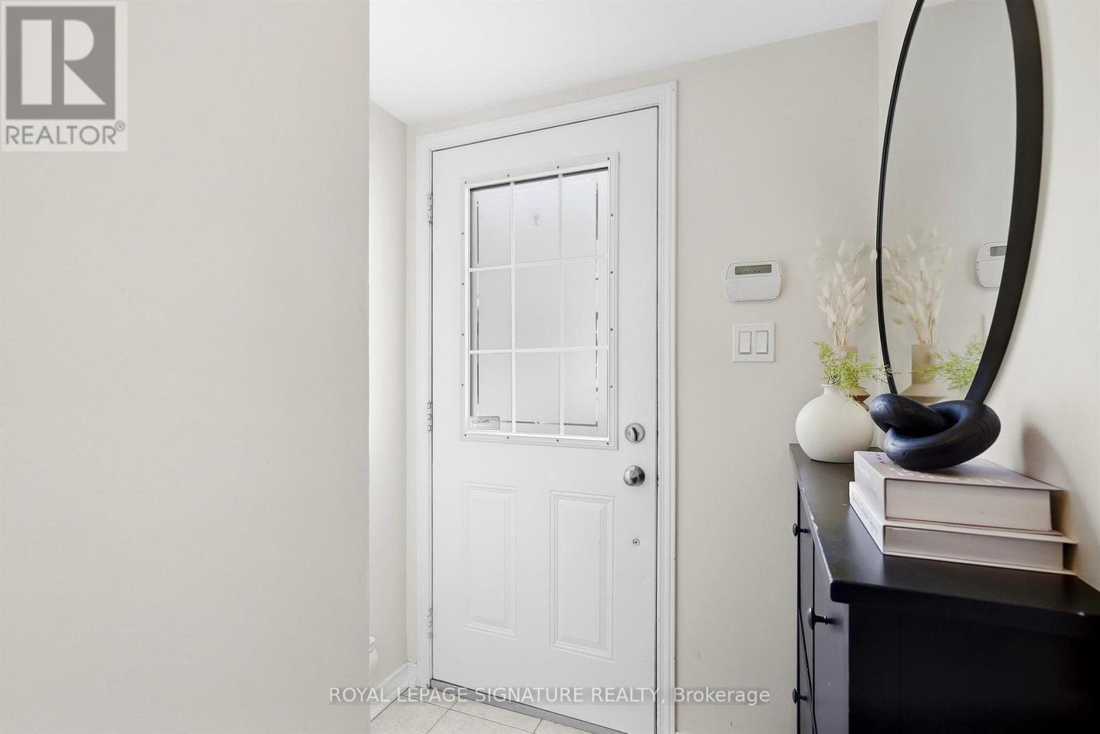 225 - 11 Ruttan Street, Toronto, Ontario  M6P 0A1 - Photo 4 - C13828422