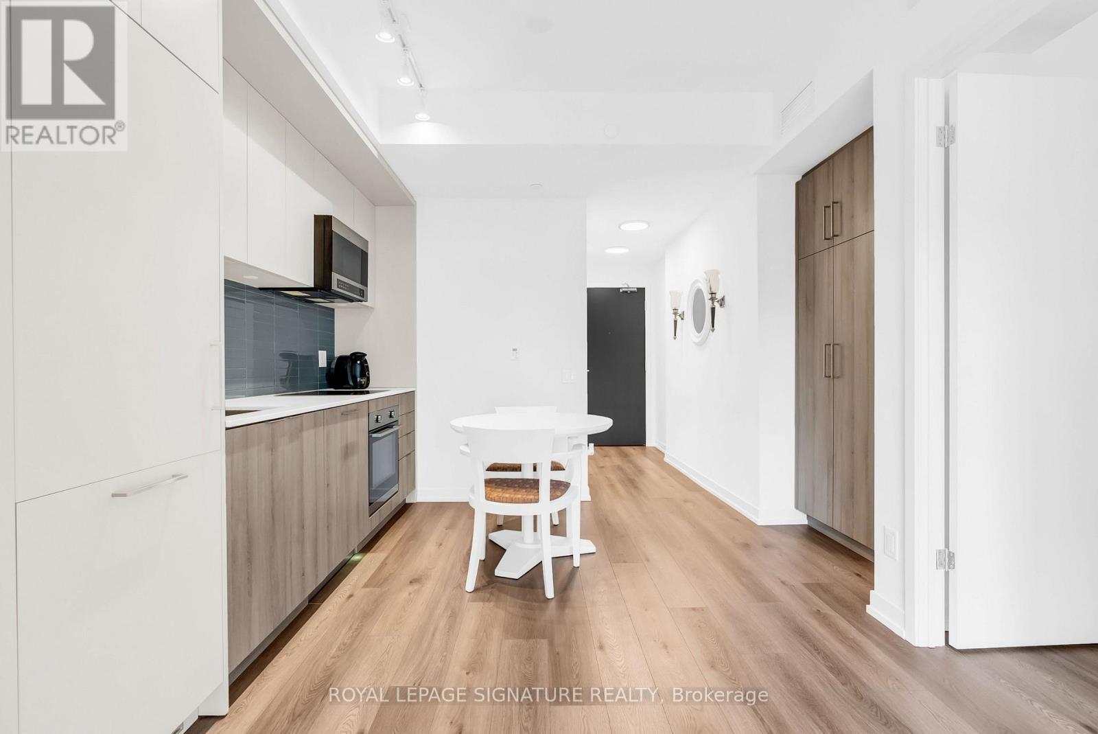 212 - 863 St. Clair Avenue W, Toronto, Ontario  M6C 0B2 - Photo 6 - C13828436