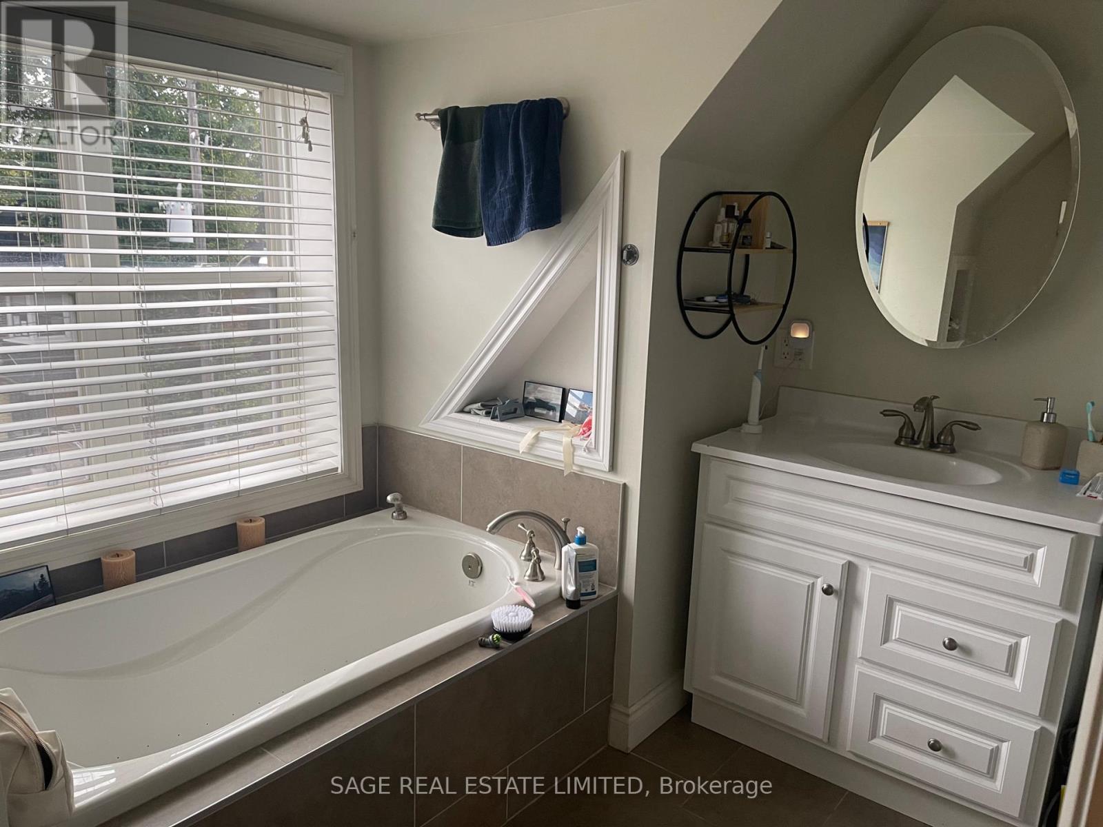 2nd Flr - 716 Ossington Avenue, Toronto, Ontario  M5G 3T7 - Photo 13 - C13828452