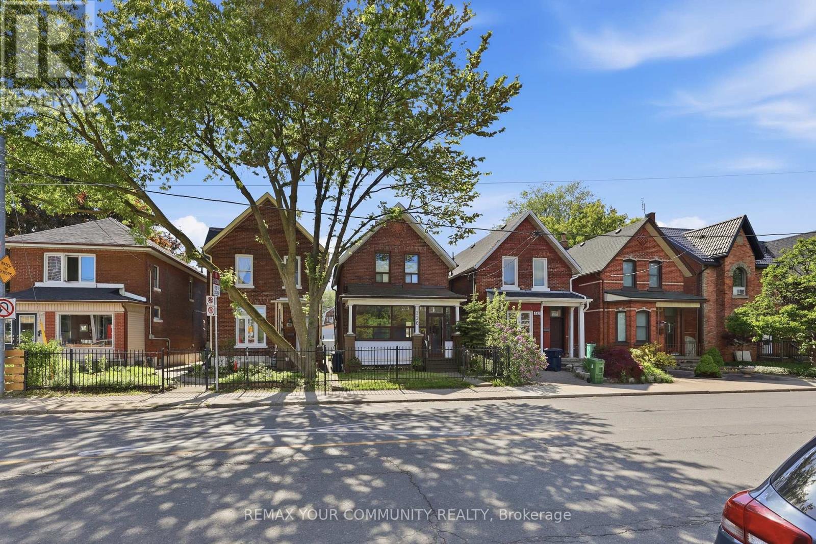 330 Main Street, Toronto, Ontario  M4C 4X7 - Photo 2 - E13828516