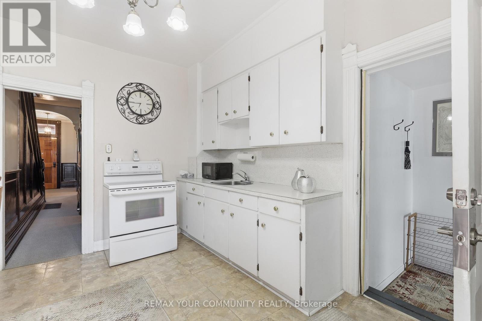 330 Main Street, Toronto, Ontario  M4C 4X7 - Photo 20 - E13828516