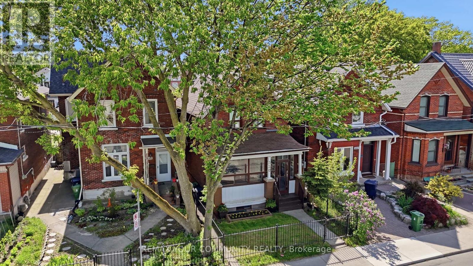 330 Main Street, Toronto, Ontario  M4C 4X7 - Photo 5 - E13828516
