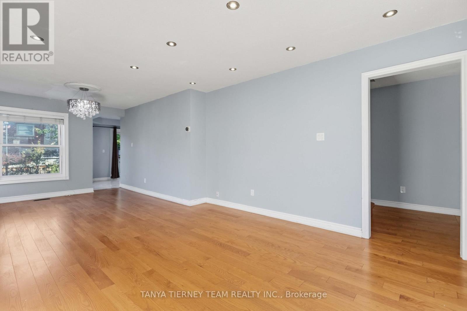 11 Hunter Drive, Ajax, Ontario  L1T 3M9 - Photo 6 - E13828528