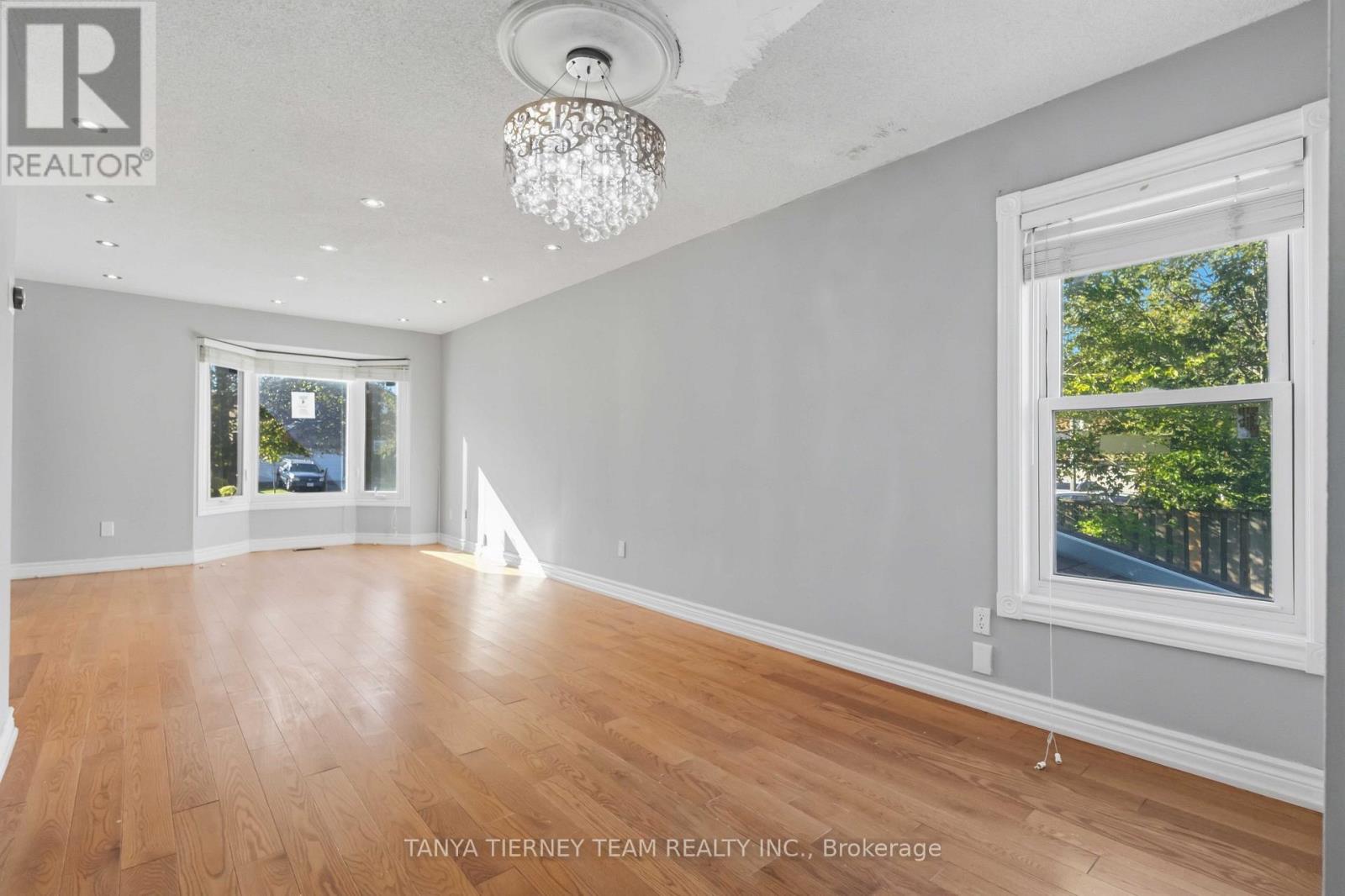 11 Hunter Drive, Ajax, Ontario  L1T 3M9 - Photo 8 - E13828528