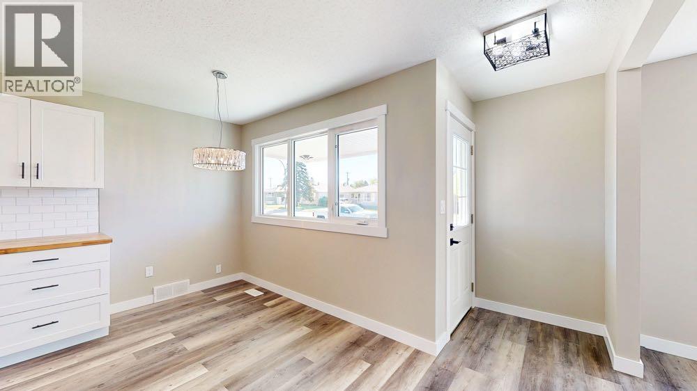 644 7 Street Sw, Medicine Hat, Alberta  T1A 4K8 - Photo 5 - A2347824